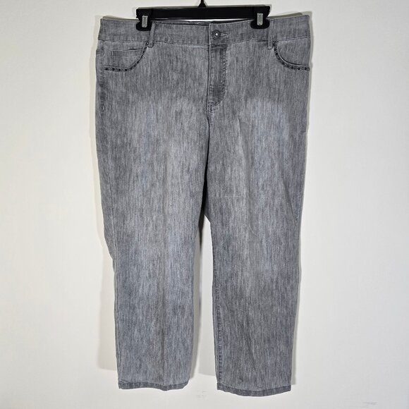 Chico's Platinum Denim Jeans with a Great Look Sparkling Rear Pocket Design - Picture 1 of 7